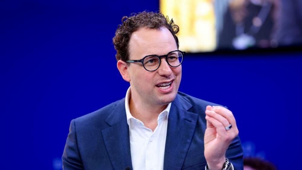 Anthropic's CEO Urges Slow‑Down on AI Growth to Curb Risks