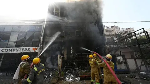 Tragic Fire in Lucknow Claims 15 Lives; Inquiry Ordered