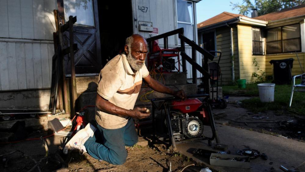 Indiana in the Dark: 30,000 Residents Still Power‑Out After Devastating Storms