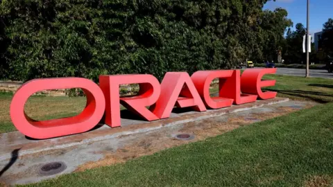 Oracle's Earnings Fall Short Amid AI Bubble Concerns