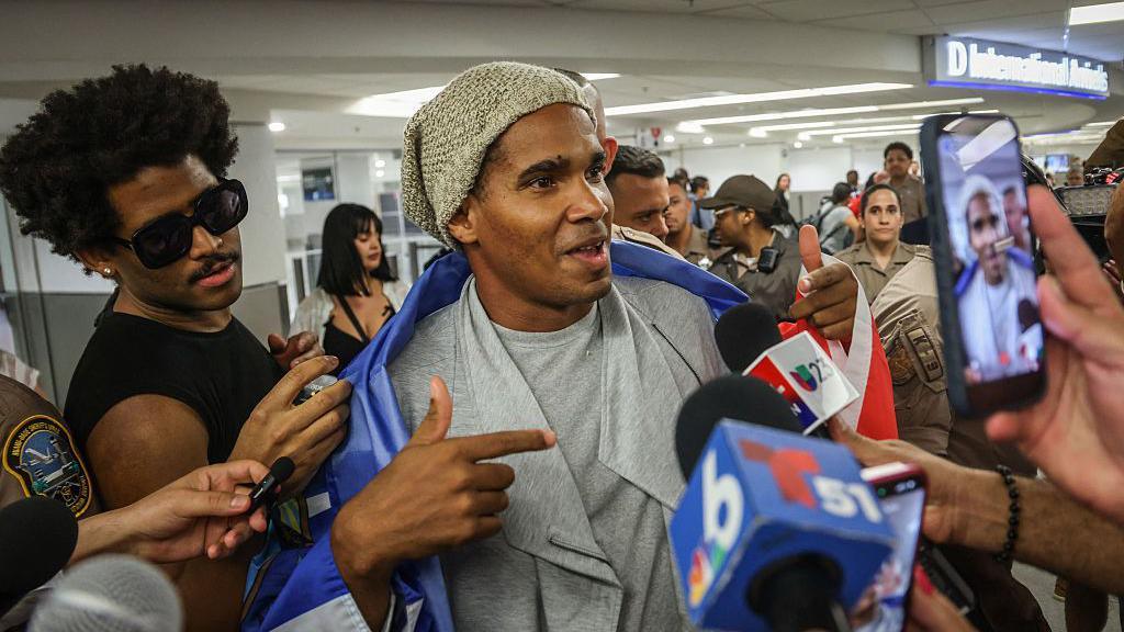 Cuban Dissident Luis Manuel Otero Alcántara Escapes to the U.S. After Five Years in Prison