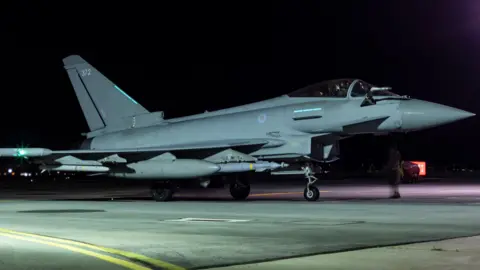 UK and France Conduct Joint Air Strike on IS Arms Facility in Syria