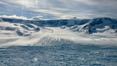Unprecedented Retreat of Antarctic Glacier Raises Alarm on Sea-Level Rise