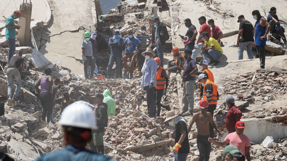 Venezuela’s Twin Earthquakes Leave Residents Relying on Their Own Hands
