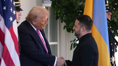 Zelensky's Cautious Diplomacy: No Tomahawk Missiles from Trump