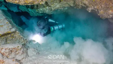 Virtual Dive into Tragedy: Italian Divers' Maldives Cave Incident Sparks Safety Debate in Metaverse