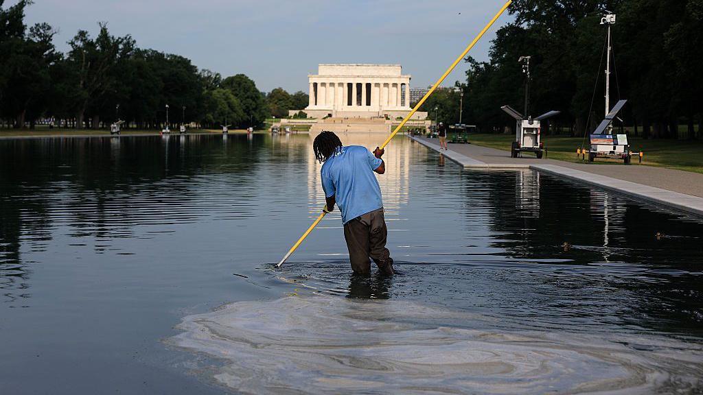 Former Olympian Accused of Vandalising Washington’s Reflecting Pool