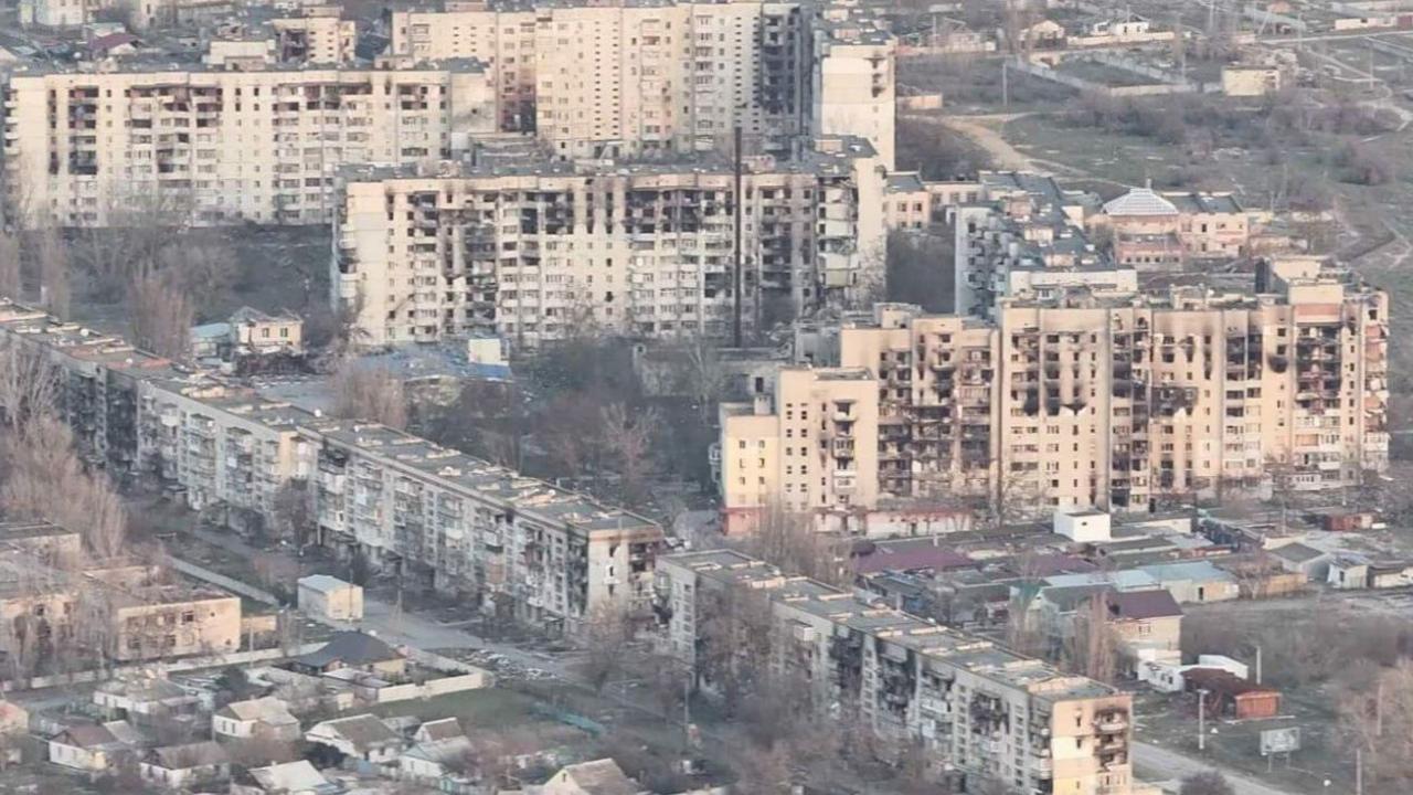 No Food, No Water: Oleshky Residents Turn to Weeds Amid Russian Siege