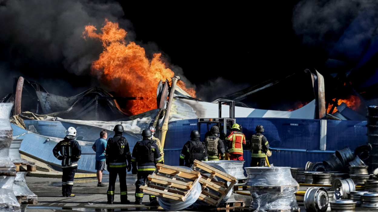 37 Dead and Hundreds Evacuated After Russian Drone Strike on Kyiv Weapons Depot