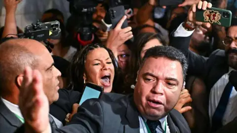 Political Turmoil Erupts in Brazil Congress Amid Bolsonaro Sentence Cuts