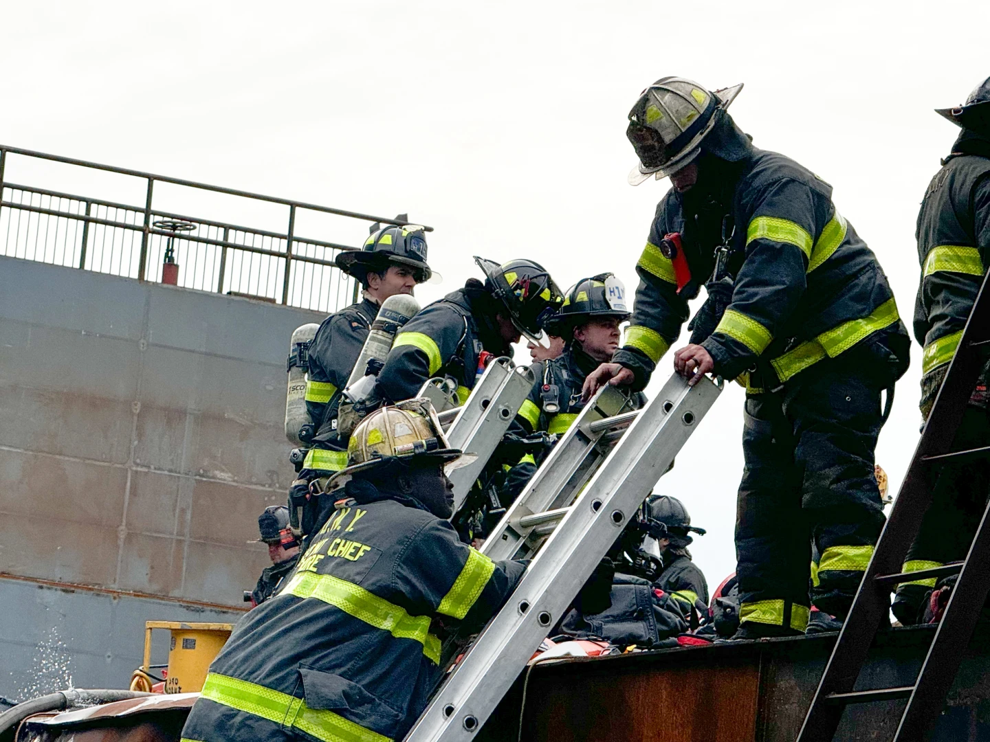 Virtual Reality Reporting: NYC Shipyard Fire & Explosions Claim One Life, Injure 36 First Responders