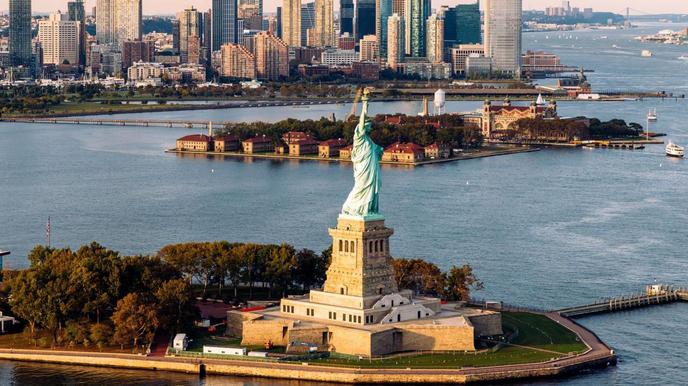 Boat Operator Arrested After Fatal Capsizing Near Statue of Liberty