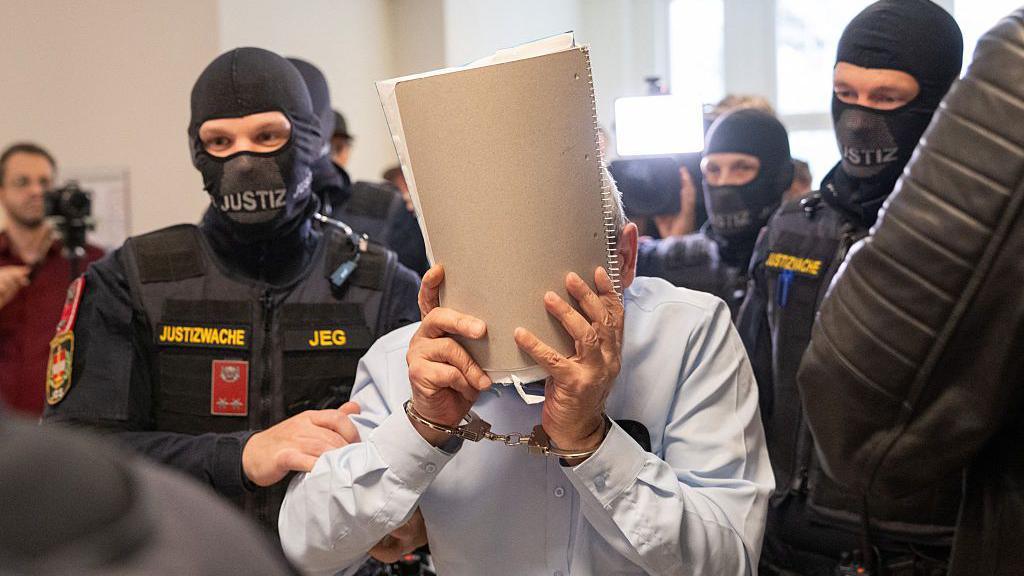 Ex-Intelligence Officer Khaled al-H. Condemned for 8 Years for Torture and Sexual Abuse in Vienna Court