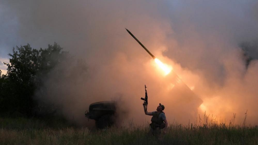 Russian Forces Encircle Donbas Key City Kostyantynivka, Threatening Ukraine’s Eastern Strongholds