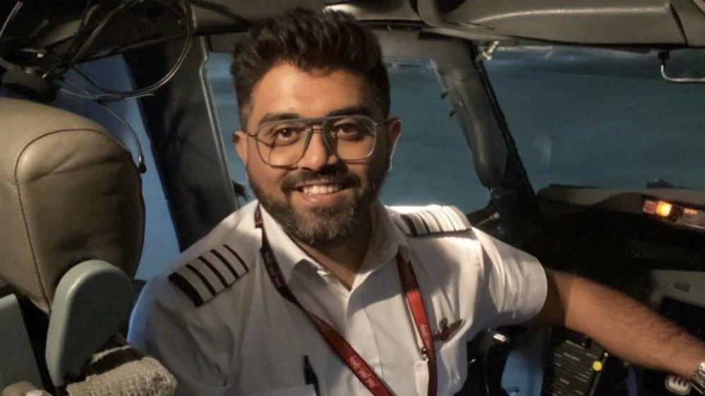 Heroic Indian Pilot Smites Co‑Pilot, Saves 170+ Passengers on Flydubai Flight