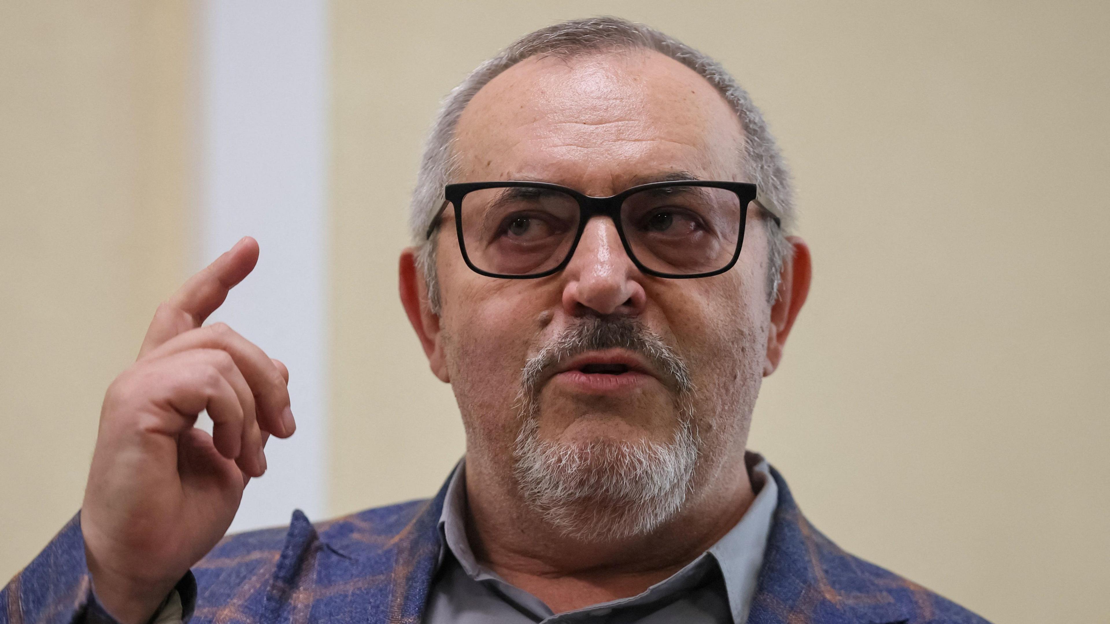 Russian Anti‑War Politician Slips Abroad as Kremlin Declares Him a 'Foreign Agent'
