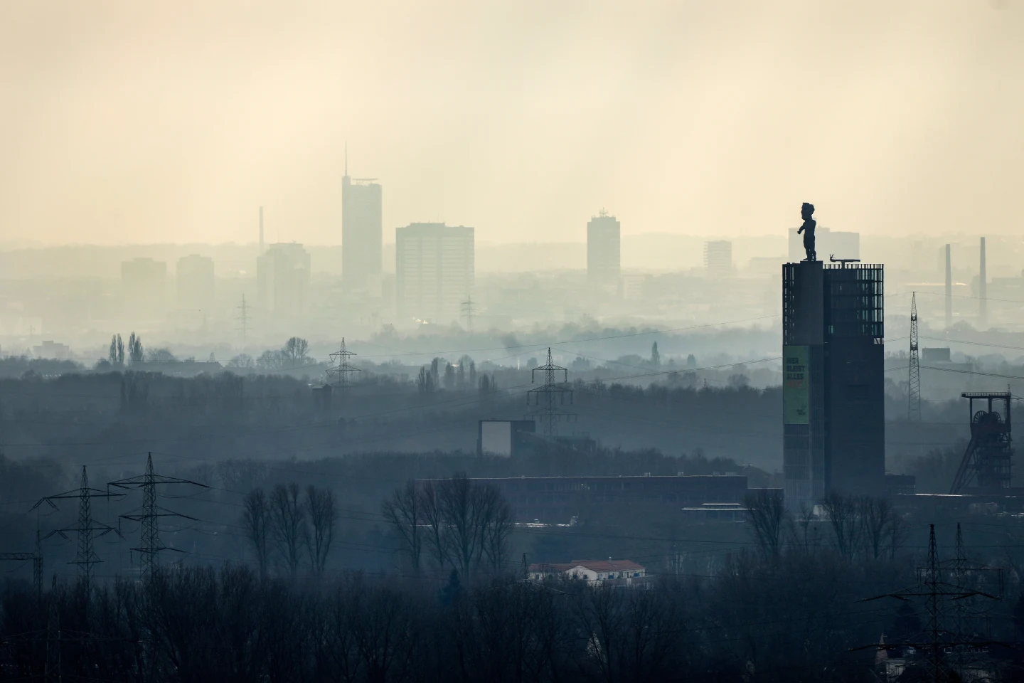 Revolutionizing Air Quality Monitoring: Al Gore's Initiative to Trace Soot Pollution