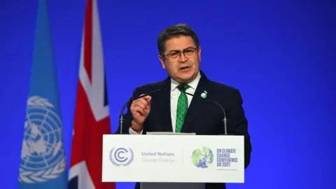 Trump Promises Pardon for Ex-Honduran President Convicted of Drug Trafficking