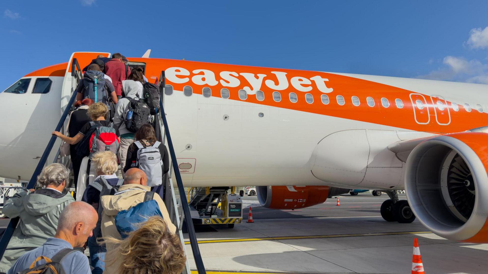 EasyJet to be taken over by Apollo for £5.7bn