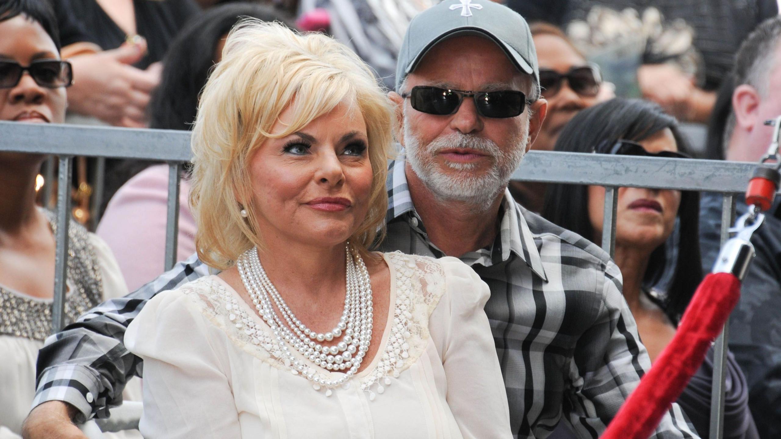 Jim Bakker, Once Media Mogul, Dies at 86