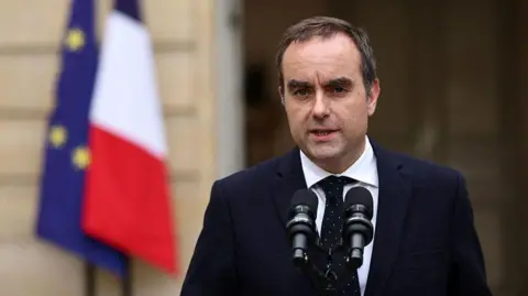 Macron Set to Appoint New French Prime Minister Within 48 Hours