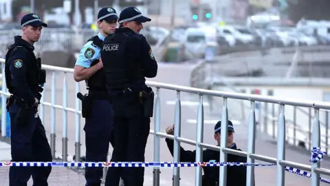 NSW Premier Defends Police Actions During Bondi Beach Attack