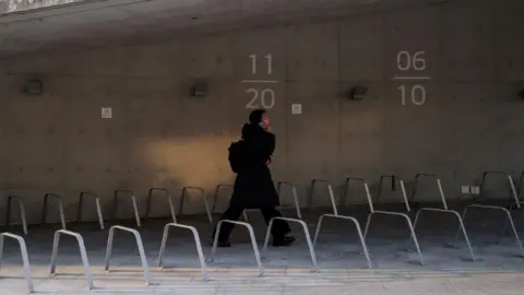 South Korea Launches Real-Time Stalker Tracking App for Victims