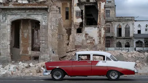 Cuba Tourism Plunges as U.S. Sanctions Tighten