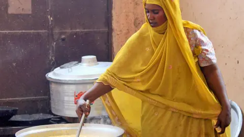 Sudan's Community Kitchens Face Dire Crisis Amid Civil War