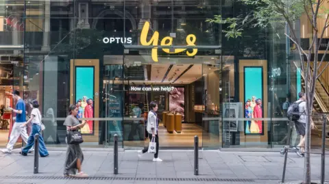 Outrage in Australia Over Telecom Outage Linked to Fatalities