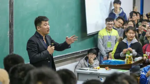 Tributes Flow as Controversial Education Influencer Zhang Xuefeng Passes Away