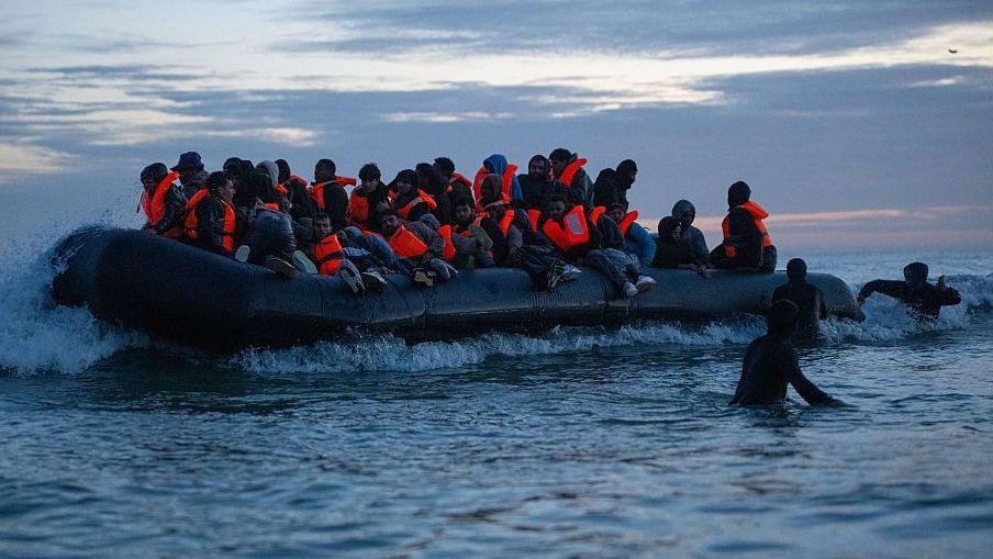 UK‑France Migrant Deal Scrapped After Pilot Found Too Small