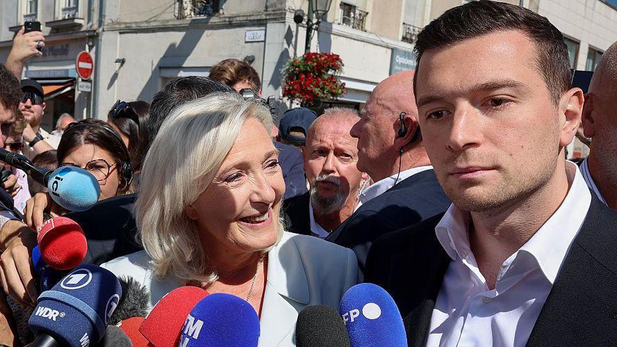 Jordan Bardella Bows Out, Pledges to Back Marine Le Pen as National Rally’s New Influence