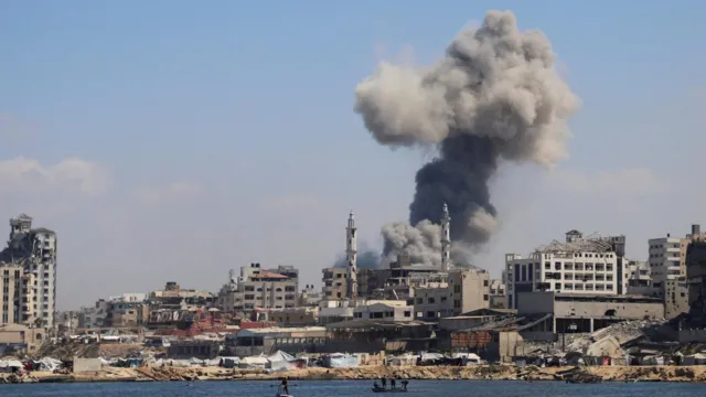 Gaza City Faces 'Cataclysmic' Crisis Amid Ongoing Israeli Offensive
