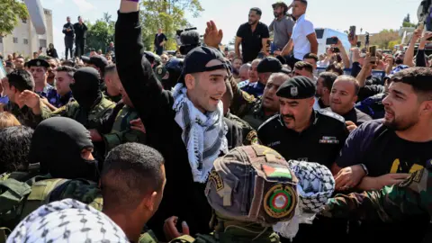 Palestinian Families Reunite in Emotional Celebration of Detainee Release