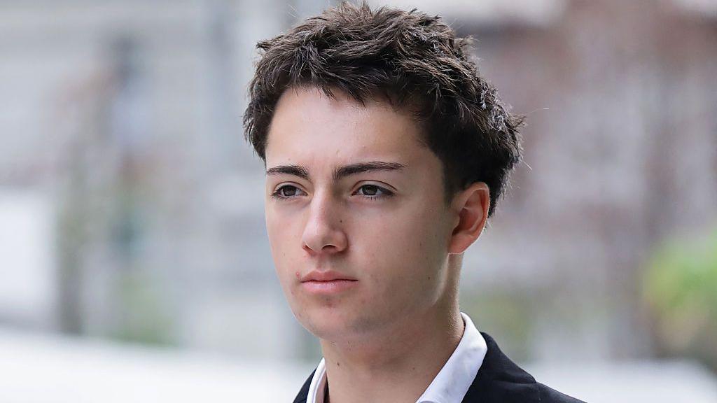 French Teen Faces $465 Fine Over Vending Machine Straw Stunt