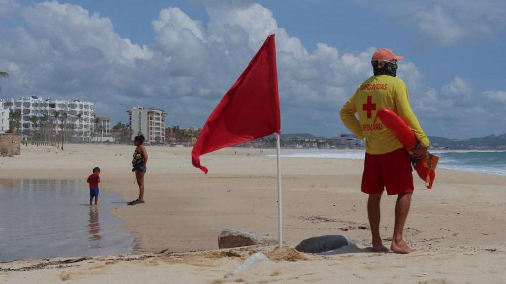 Hurricane Polo Heads Toward Mexican Pacific: Authorities Brace for Impact