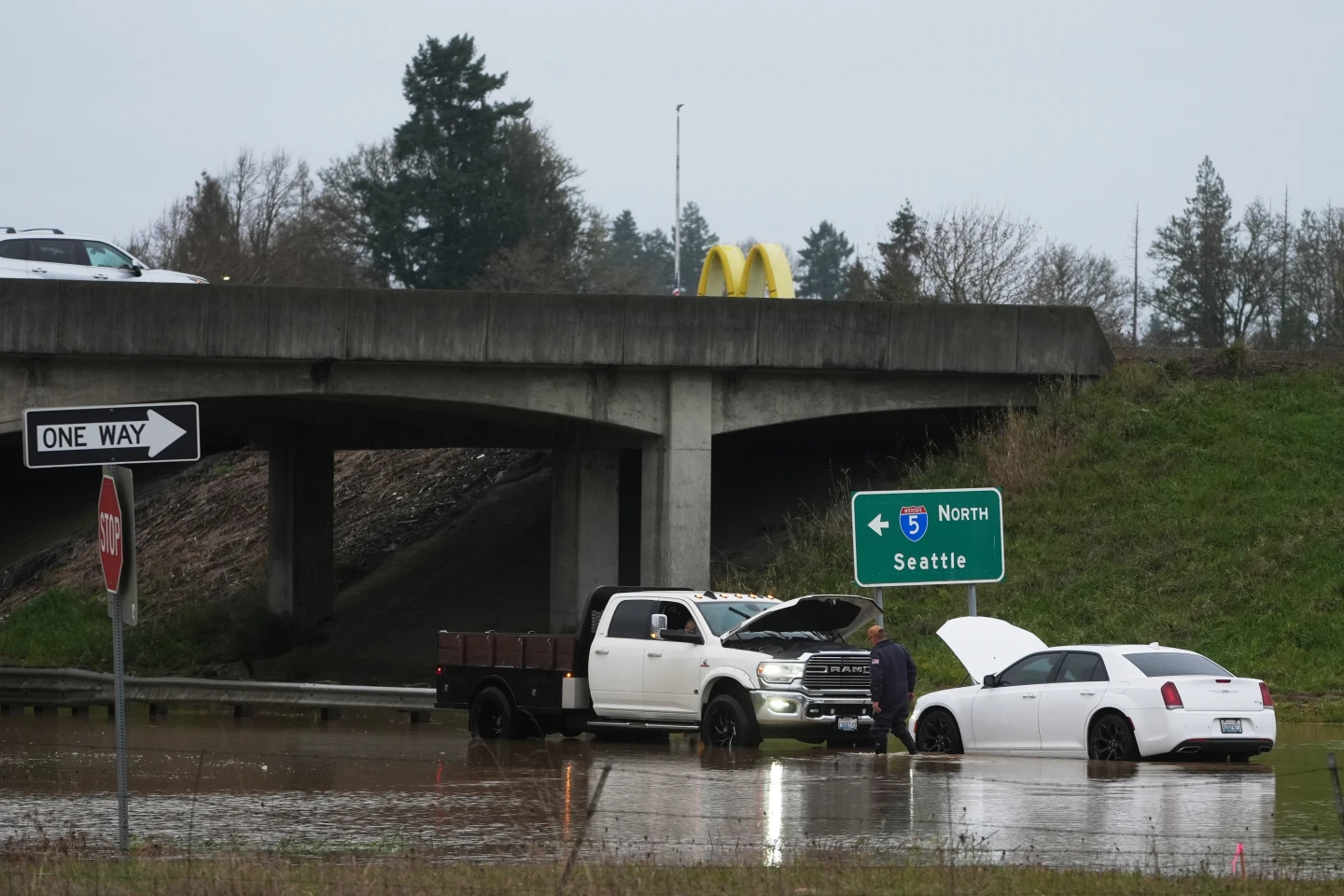 Severe Flooding Threatens Western Washington: Evacuations Underway