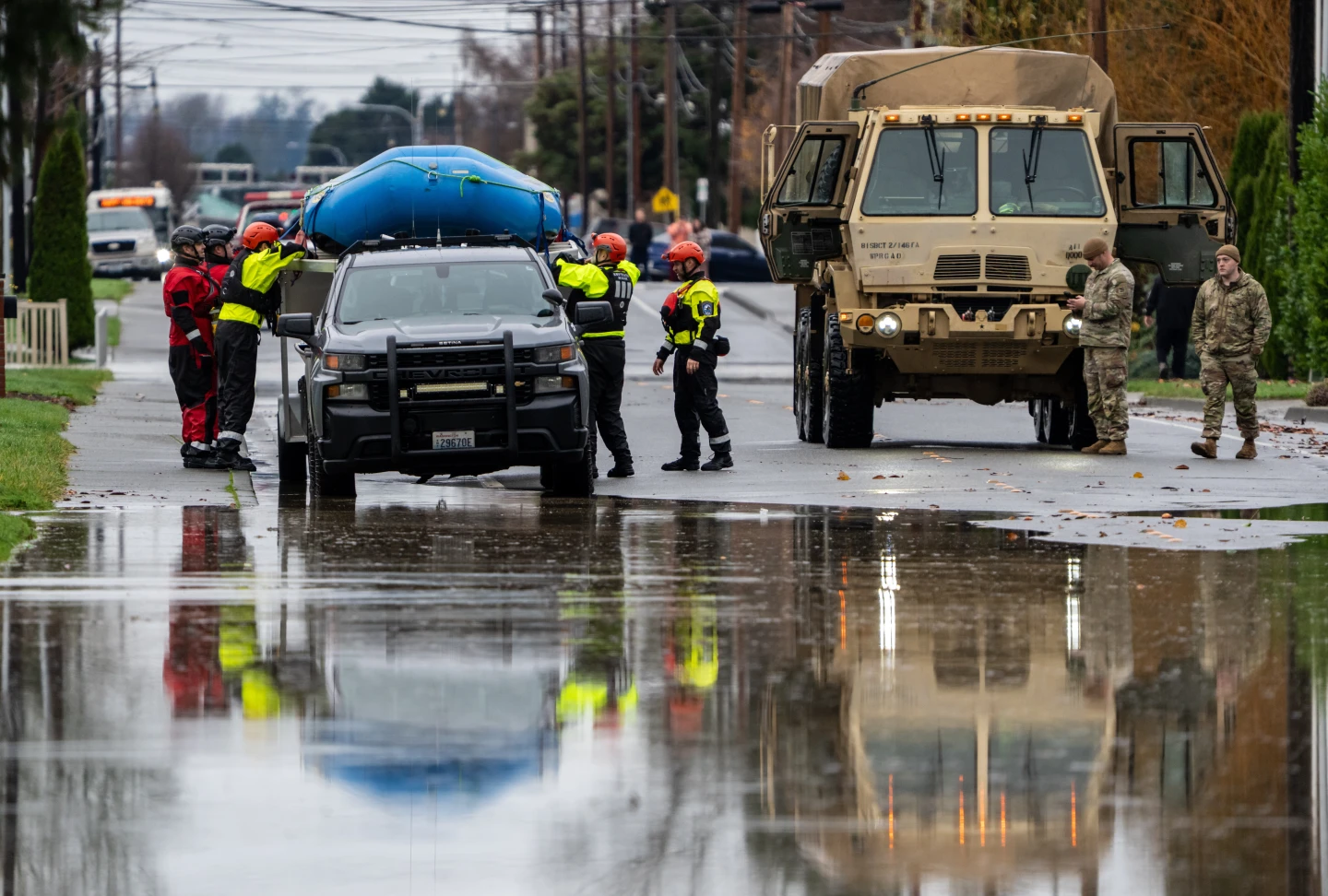 Rising Waters in Washington: Urgent Evacuations and Heroic Rescues Amid Flood Crisis