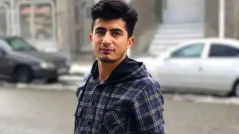 Escalating Political Executions in Iran: A Gripping Narrative from Death Row