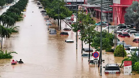 Vietnam Faces Catastrophic Flooding with 41 Confirmed Dead and Thousands Displaced