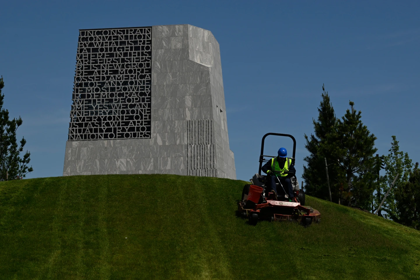 Chicago Rises: The Obama Presidential Center Sparks Debate From Sky to Ground