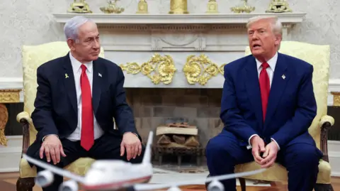 Trump Pushes New Peace Initiative Ahead of Talks with Netanyahu
