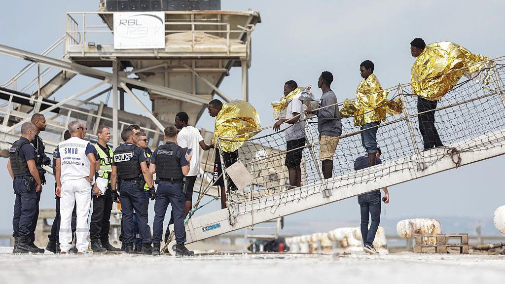 Channel Fire Forces Evacuation of 173 Migrants into Boulogne‑sur‑Mer