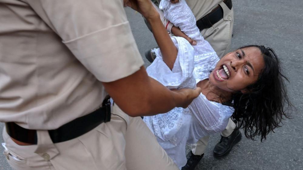 Delhi Protest Escalates: Three Journalists Allege Police Sexual Harassment amid Voter‑Roll Controversy