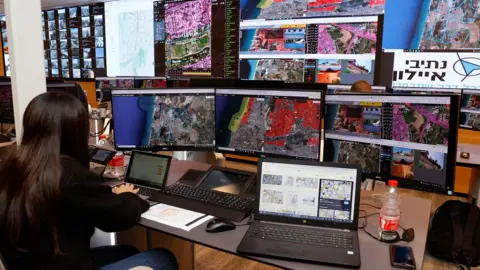 Navigating Conflict: How Air Traffic Control Adapts in War Zones