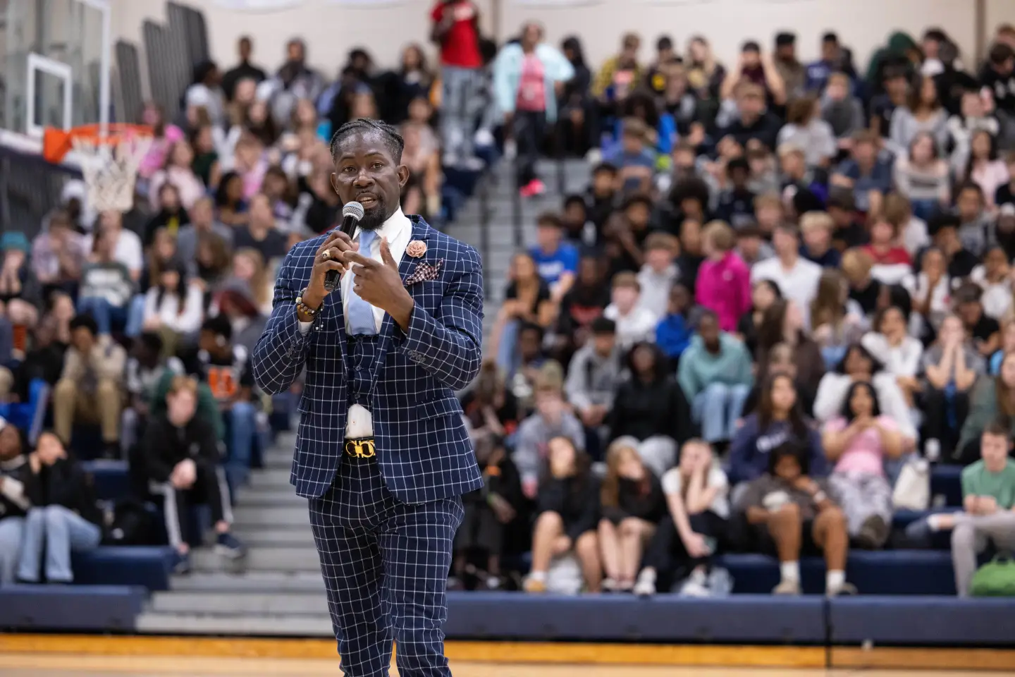Des Moines Superintendent Ian Roberts Under Fire for Conflict of Interest and Immigration Issues