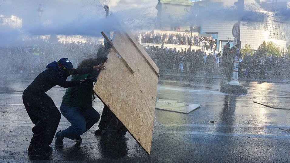 France Offers 3,000 Substitute Teachers as First Concession in Nationwide Student Protest