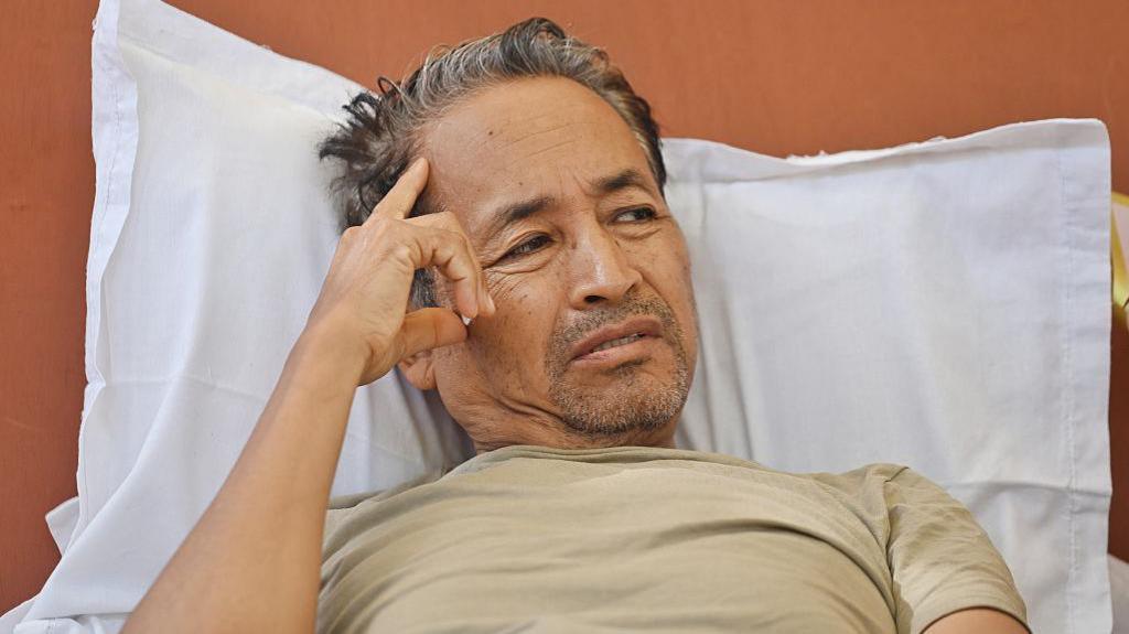 Delhi Crowd: Activist Sonam Wangchuk Forced into Hospital Amid 20‑Day Hunger Strike