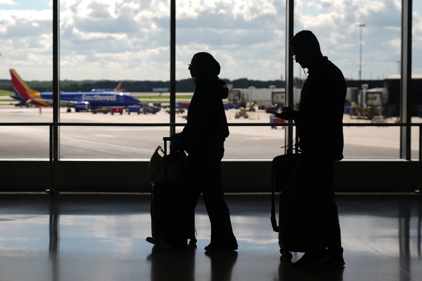 Government Shutdown Causes Aviation Disruptions: Air Traffic Control Staffing at Critical Levels
